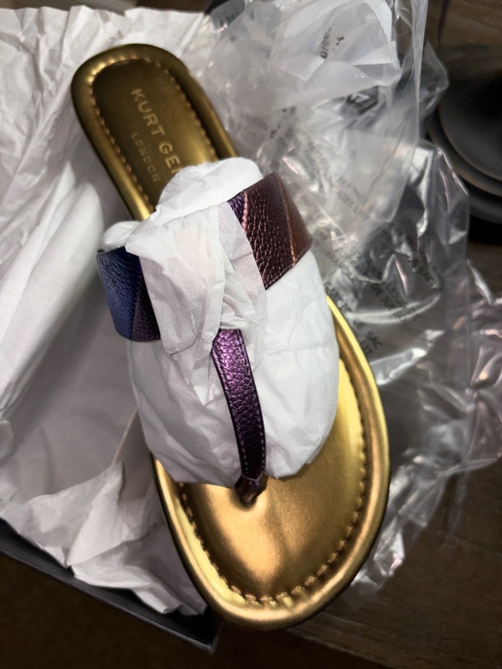 Kurt Geiger NWT - Kensington T-Bar Sandal Rainbow Sz 8.5 - Picture 6 of 8